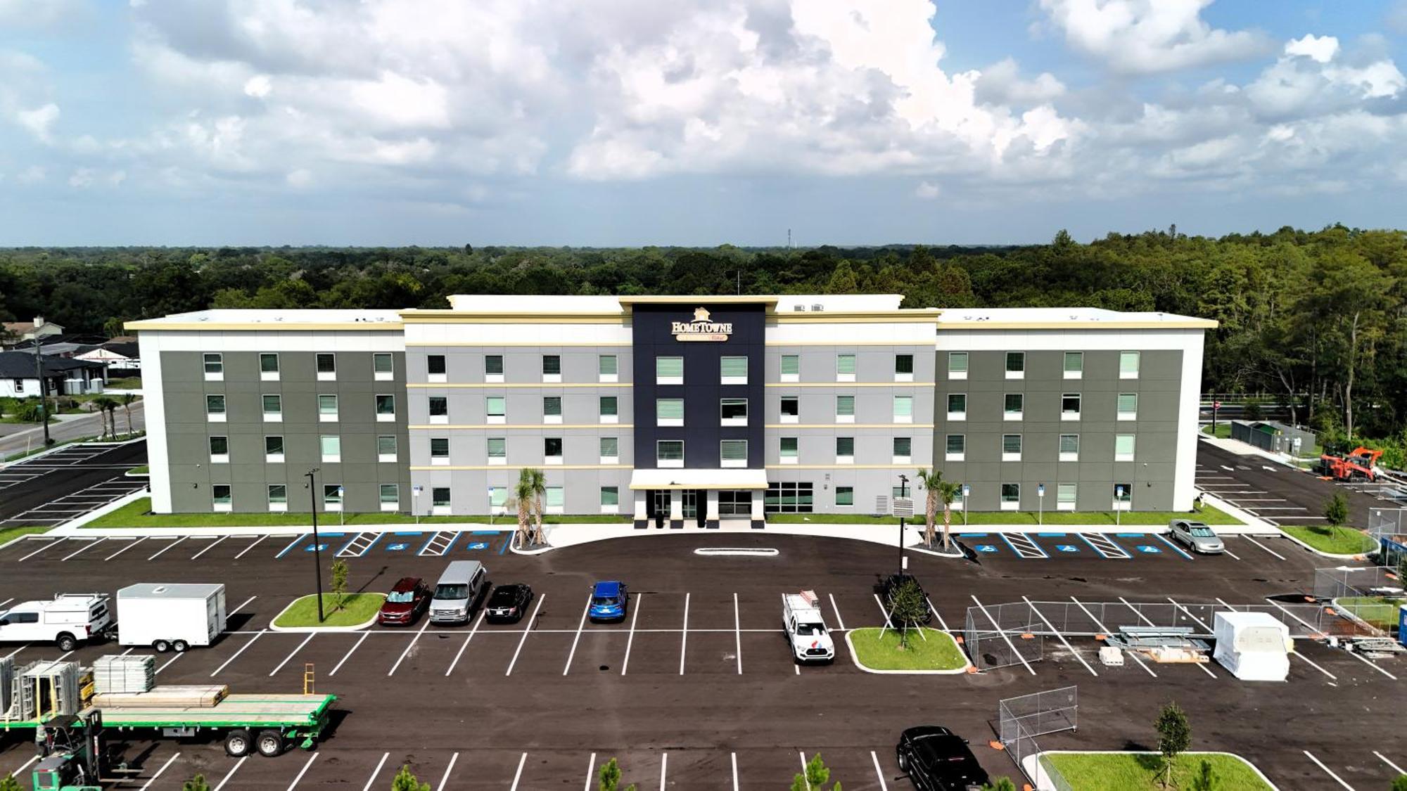 Hometowne Studios By Red Roof Tampa - Airport Eksteriør billede